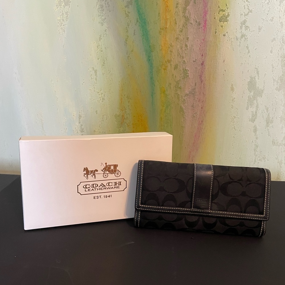 Coach Logo and leather black large wallet